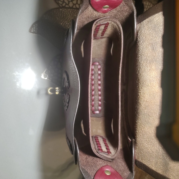 Elegant Burgundy Leather Bag - Picture 6 of 11